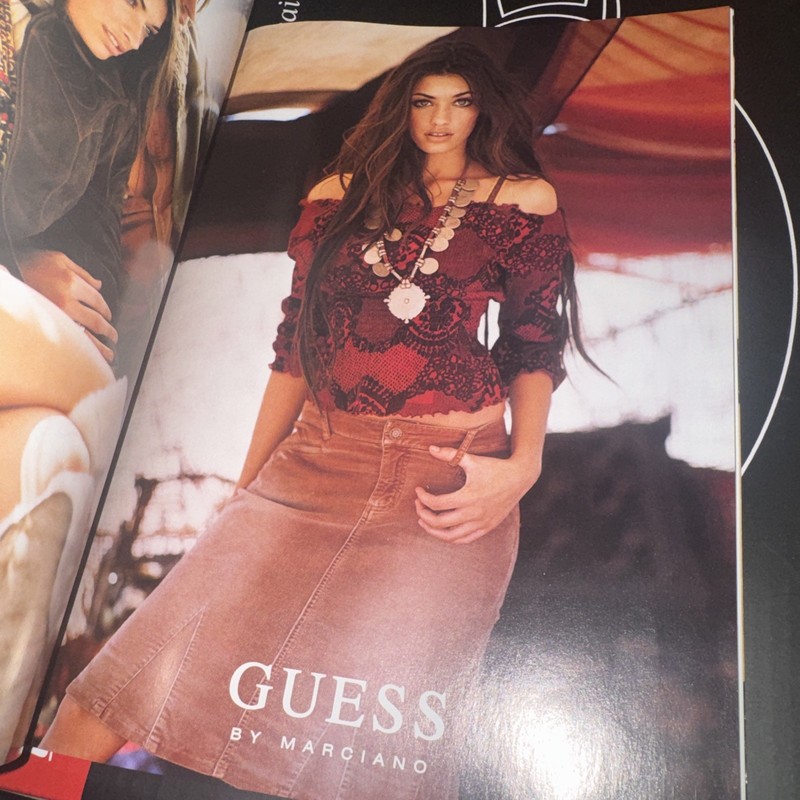 JENNIFER ANISTON August 2002 VOGUE Magazine MEGAN EWING 8 PAGE GUESS AD / +++ gallery