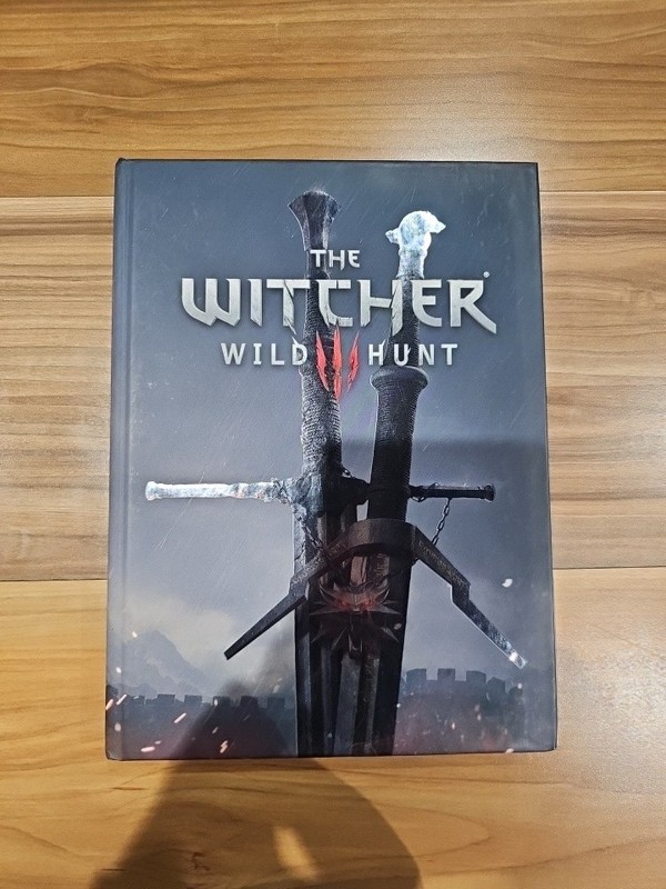 Witcher 3: Wild Hunt Official Collector’s Edition Strategy Guide Hardcover VG