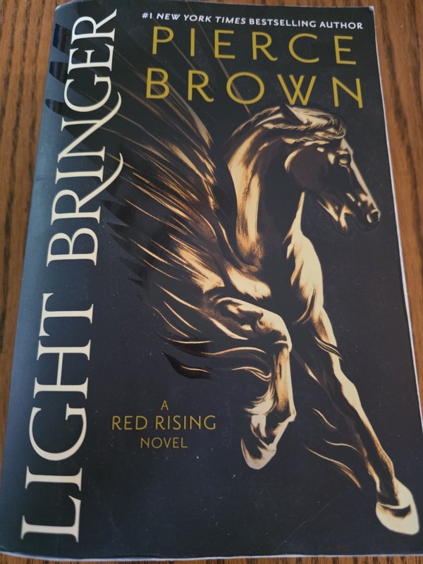 Light Bringer (Red Rising Series)