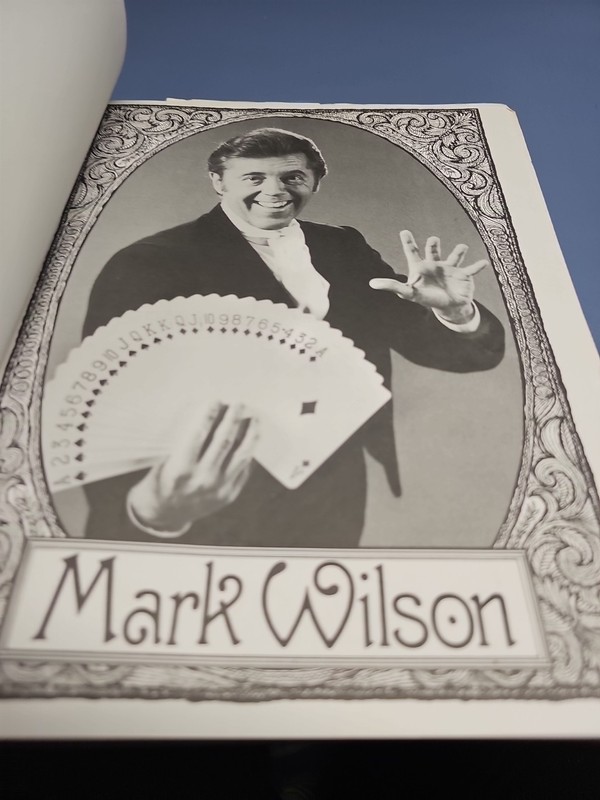 Mark Wilson's Complete Course in Magic large hard back 472 pages 1988 gallery