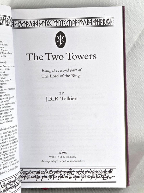 The TWO TOWERS Collector's Edition by J.R.R. Tolkien Deluxe Hardcover *Like New* gallery