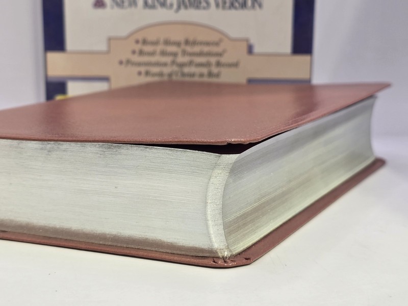 Holy Bible Personal Giant Print 1982 NKJV Nelson Dusty Rose Bonded Leather gallery