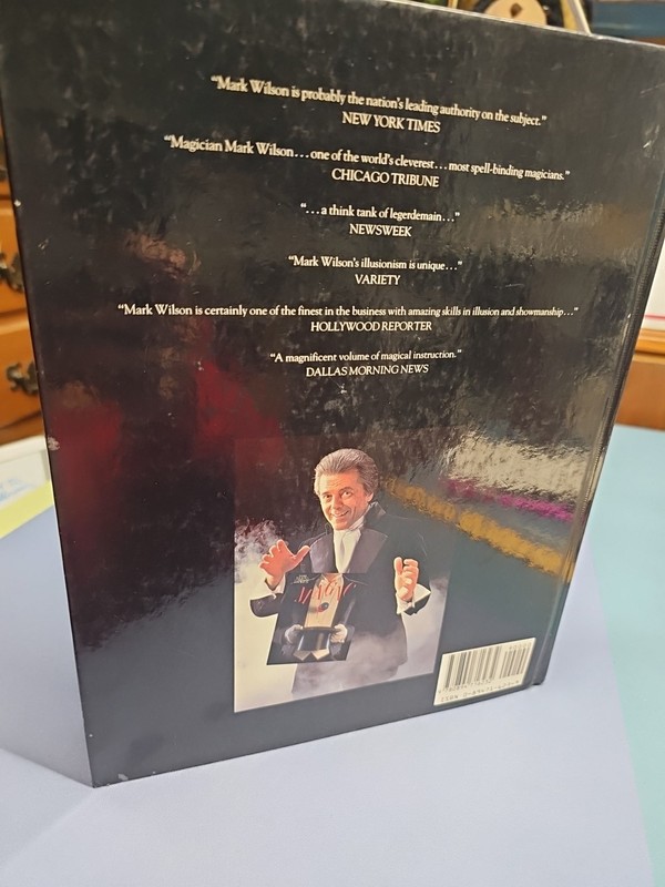 Mark Wilson's Complete Course in Magic large hard back 472 pages 1988 gallery