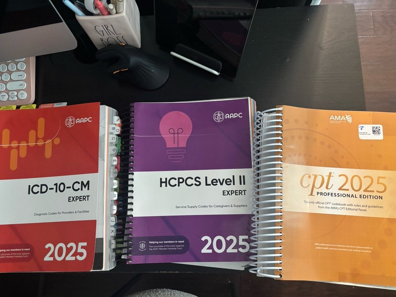 AAPC AMA 2025 ICD-10-CM Expert HCPCS Level II Expert CPT Spiral Pro Ed
