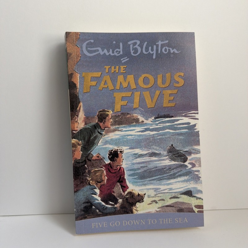 THE FAMOUS FIVE BOOK NO 12 FIVE GO DOWN TO THE SEA BY ENID BLYTON PRE OWNED