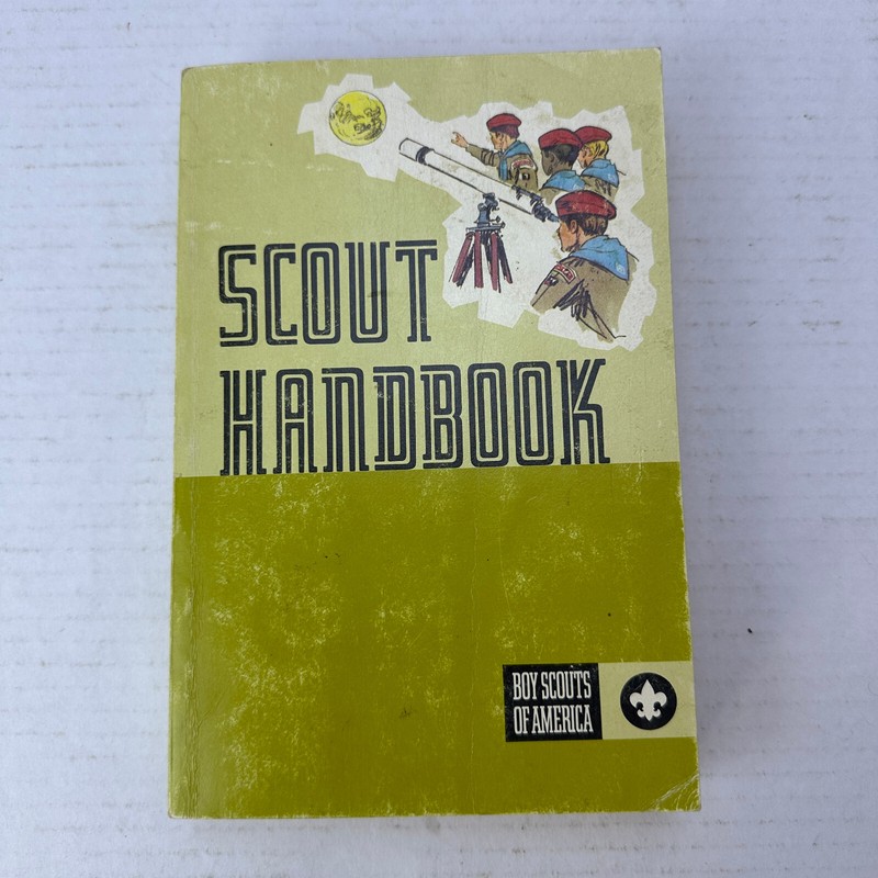 Scout Handbook Boy Scouts of America BSA 8th Edition 1st Printing SC 1972