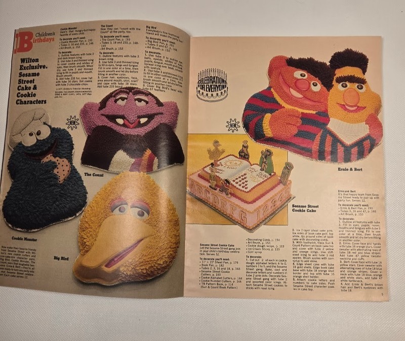 Vintage 1978 Wilton Yearbook Of Cake Decorating- Beautiful Cakes-196 Pages gallery