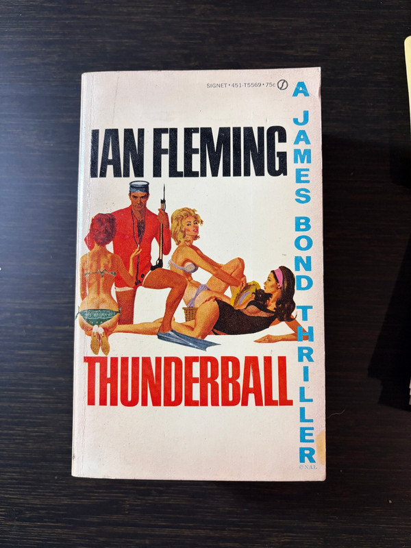 James Bond 007 -Lot of 17 Signet Dell 1960's Vintage Paperbacks by Ian Fleming + gallery
