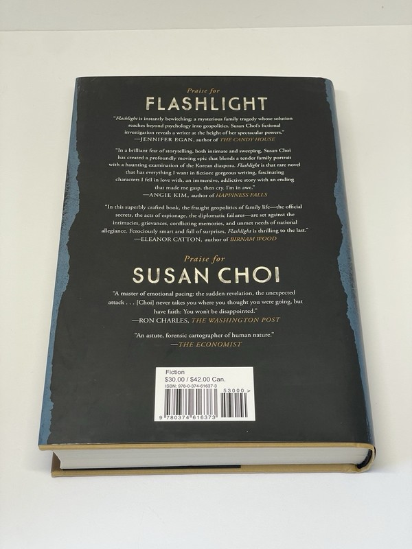 Flashlight by Susan Choi First Edition 2025 Hardcover Mystery Family Tragedy gallery