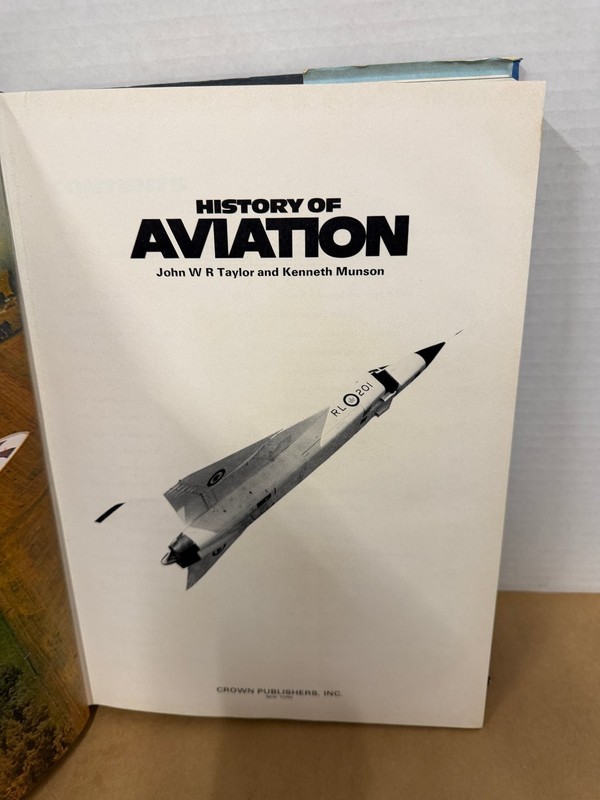 History of Aviation John W R Taylor Kenneth Munson 1981 Illustrated Aircraft gallery