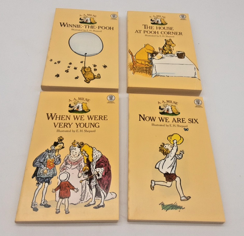 Pooh Bear's Box containing 4 Winnie-The-Pooh books AAMilne Methuen 1976 slipcase gallery