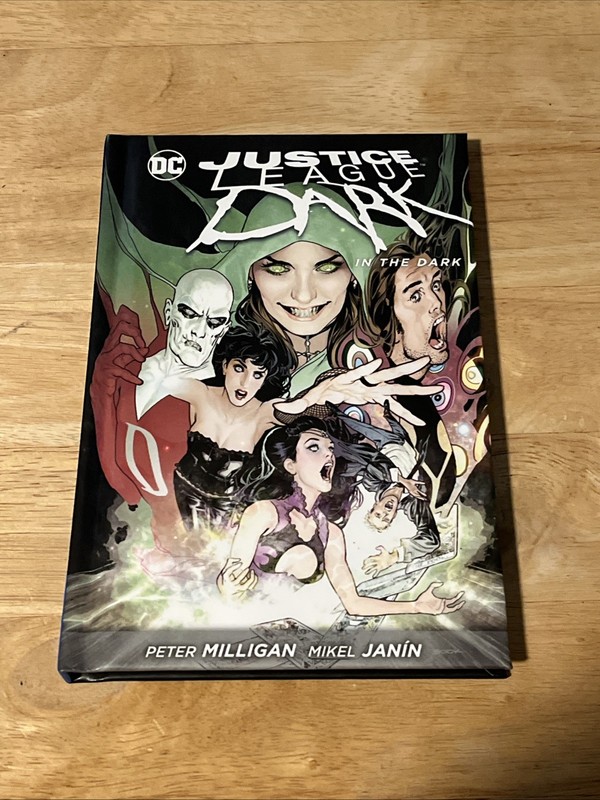 DC JUSTICE LEAGUE DARK «IN THE DARK» HARDBOUND COMIC BOOK 5″x7″ 122 pages – NEW