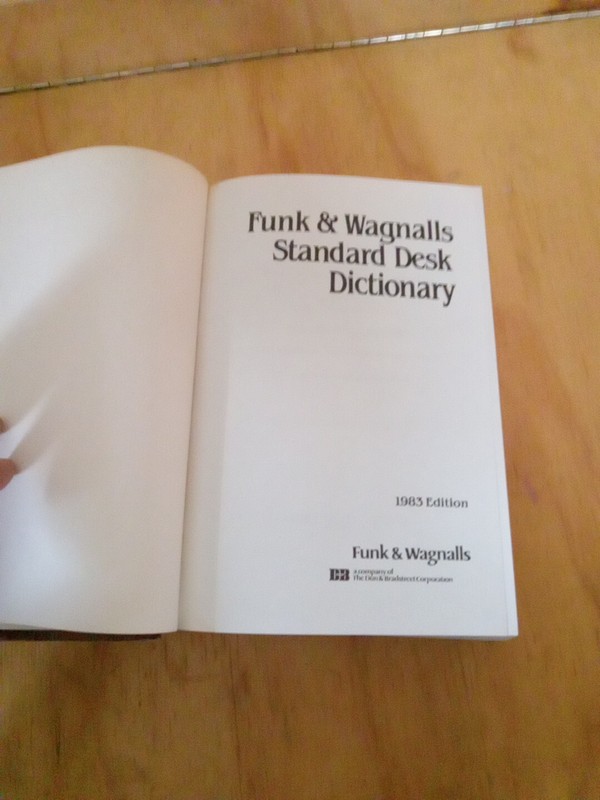 Funk & Wagnall's Standard Desk Dictionary - 1980 Hardcover - 878 Pages gallery