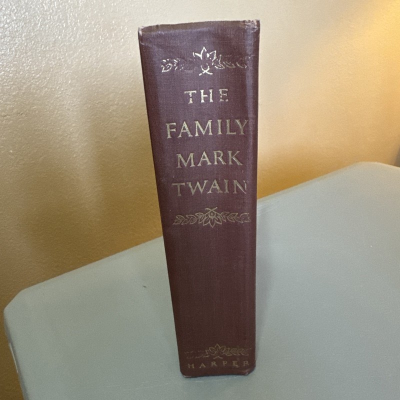The Family – Mark Twain 1935 Harper and Brothers HC/DJ