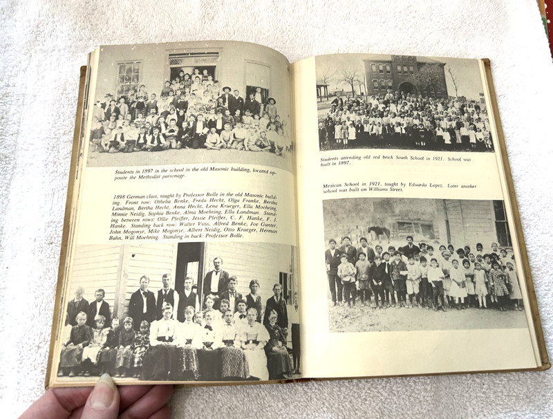 ELGIN A HISTORY OF 1872-1972 TEXAS hc Historical Committee Centennial Just G- gallery