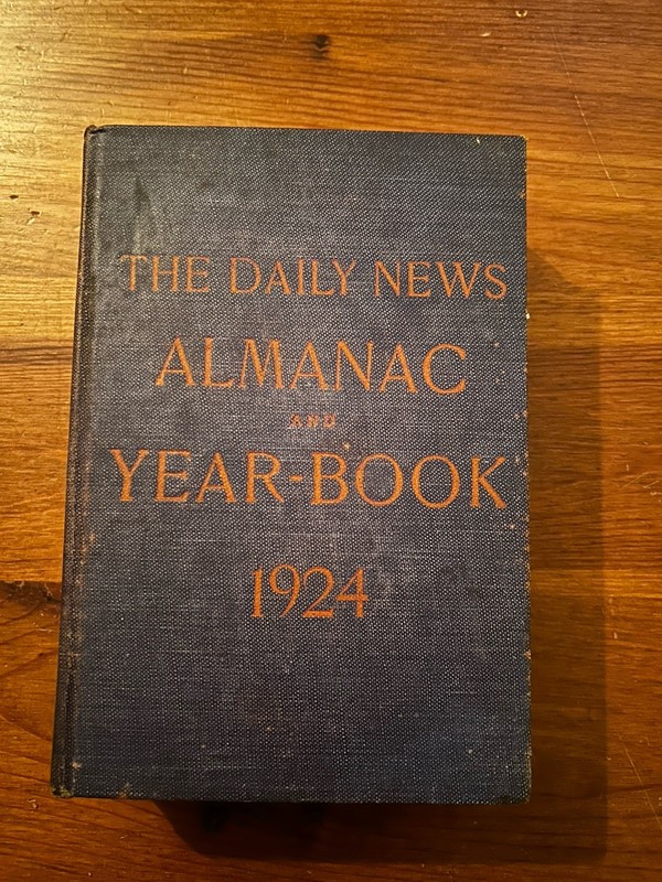 Vintage 1924 The Chicago Daily News Almanac and Year-Book Hardcover Book