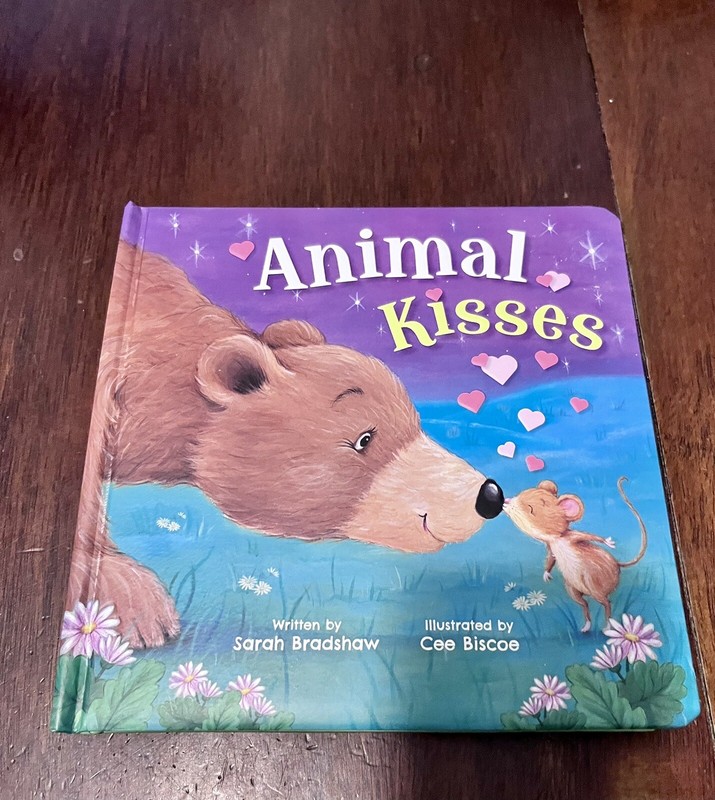 Tender Moments Ser.: Animal Kisses by Sarah Bradshaw (2018, Children’s Board…