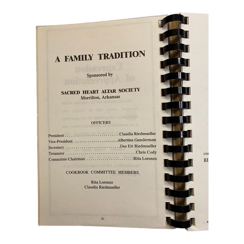 Vintage 1990s A Family Tradition Cooking Cookbook Arkansas Recepies gallery