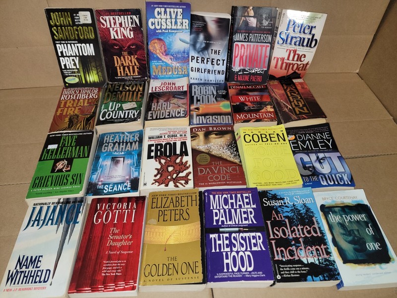 Lot of 100 Mystery Thriller Suspense Fiction Paperback Books RANDOM*MIX UNSORTED gallery