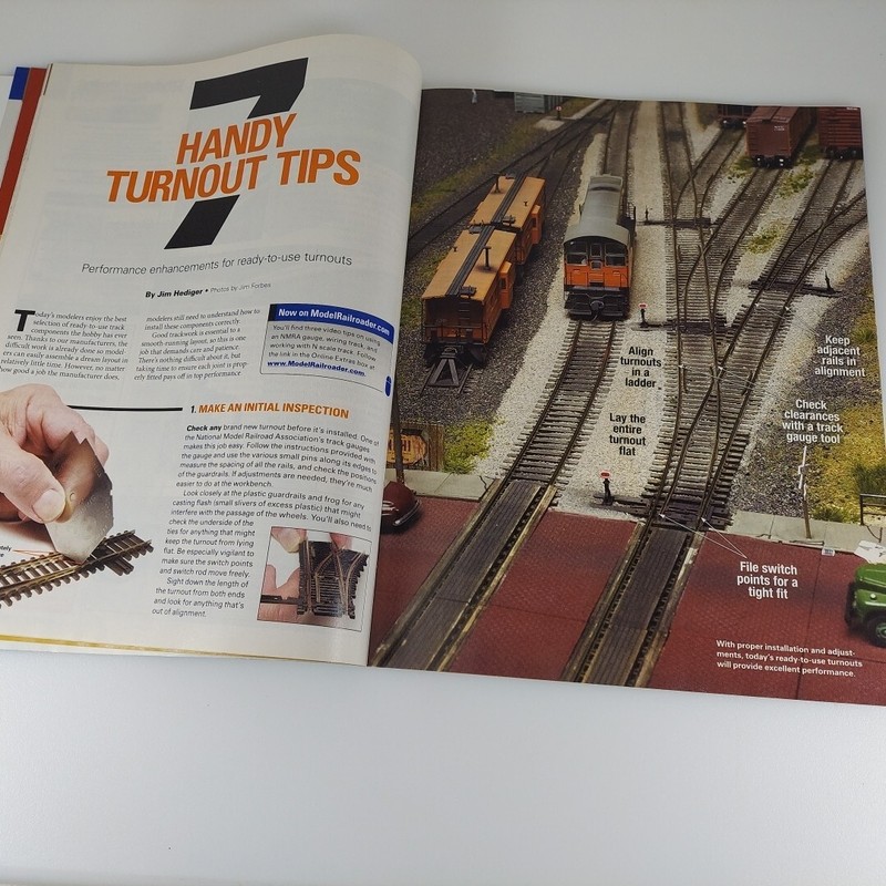 Model Railroader Magazine Aug 2010 Vol 77 No 8 Turnout Tips, Horseshoe Curve gallery