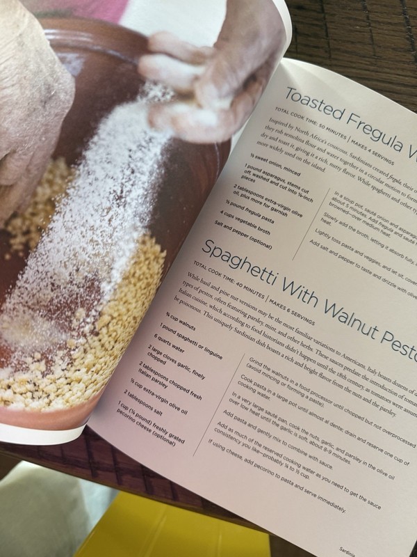 Blue Zones Kitchen : 100 Recipes to Live To 100 by Dan Buettner (2019,... gallery