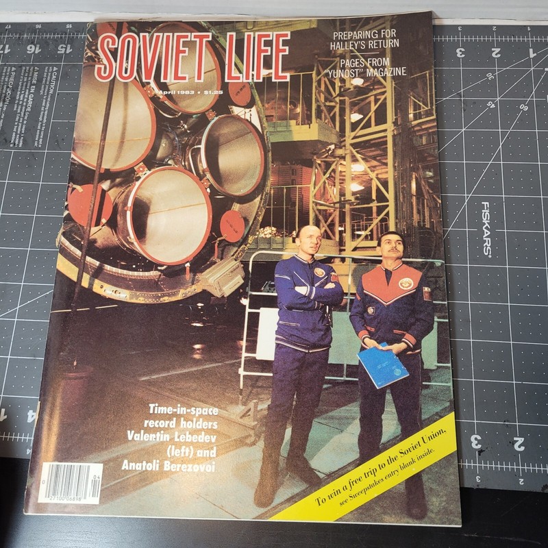 Soviet Life RUSSIA Magazine Apr.1983 Space-Halley’s Return-Air Traffic 14″x11″