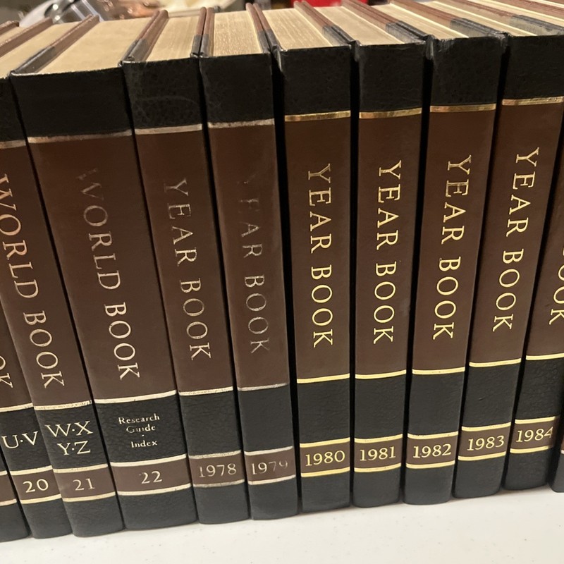 1977 World Book Encyclopedia Complete Set, 1978-85 Year 1979-85 Science 37 Books gallery
