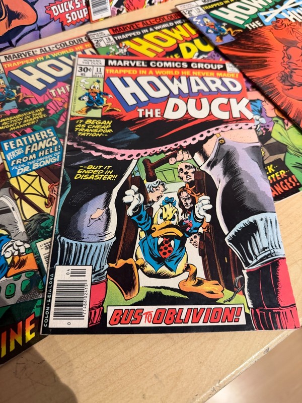 10 x Howard The Duck Marvel Comics Bundle 1977 no. 11 12 13 14 15 16 17 18 19 20 gallery
