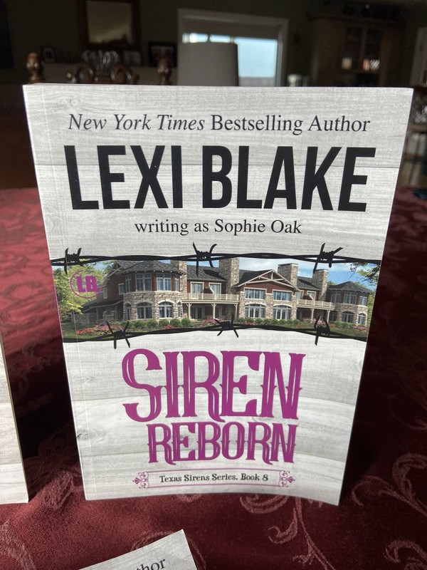 SIREN Lot of 4 Lexi Blake writing as Sophie Oak + Snowed In 5 LN TPB FREE SH gallery