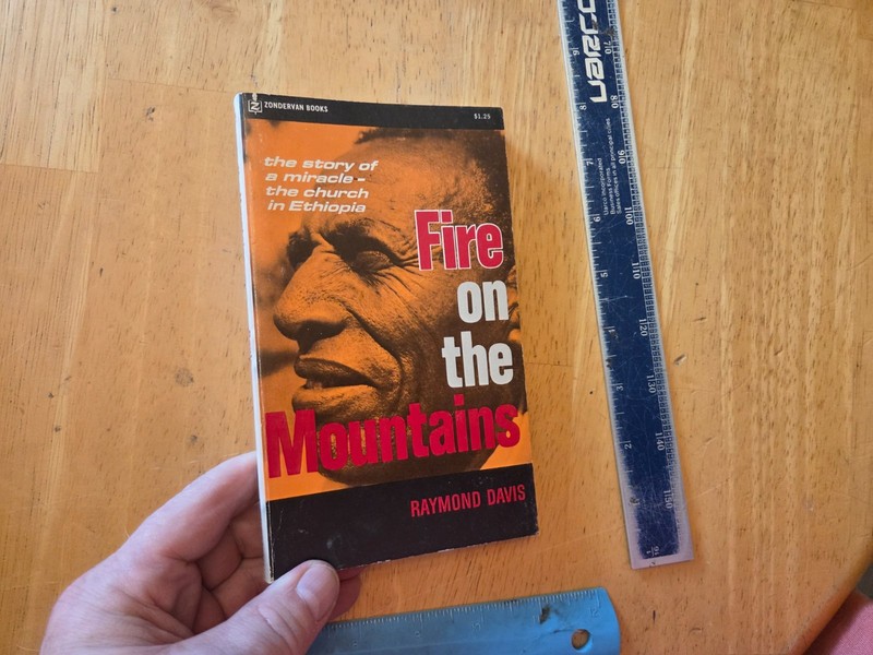 Fire on the Mountains by Raymond Davis – 1971 Zondervan Paperback