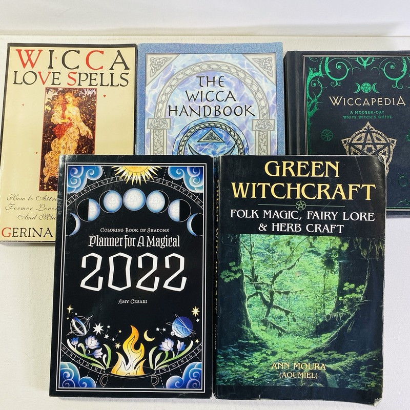 Green Witchcraft LOT OF 5 w/ Wiccapedia, Wicca Handbook, Wicca Love Spells, &