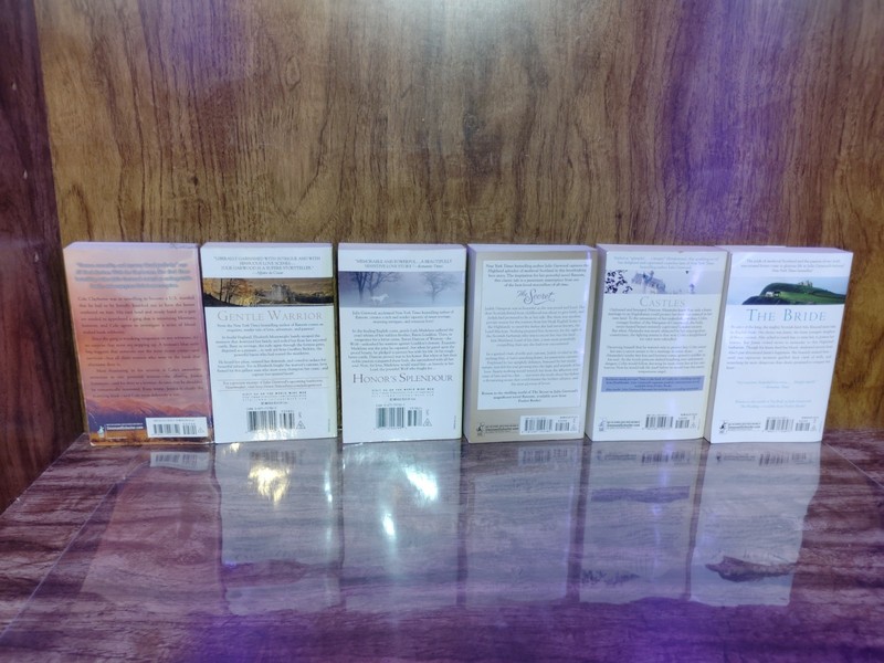Julie Garwood Lot of 6 – The Bride, Castles, The Secret, Honor's Splendour, Gent gallery