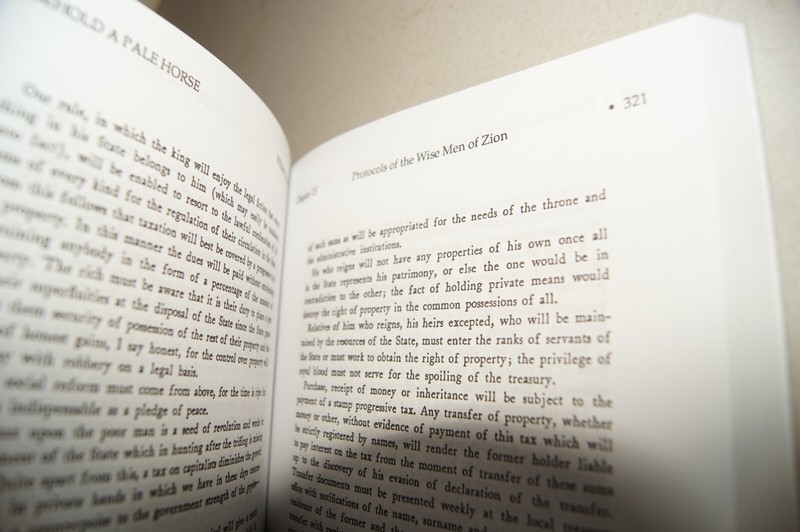Behold a Pale Horse William Cooper 1991 Unrevised 500p Protocols of Zion CFR NWO gallery