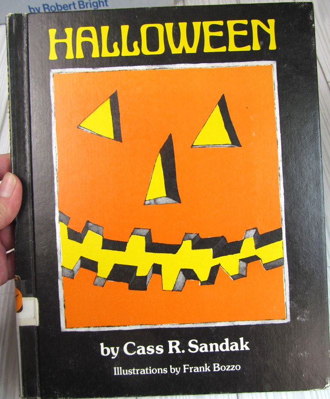 Halloween Easy-read Holiday Book by Cass R Sandak Rare Hardcover Childrens K