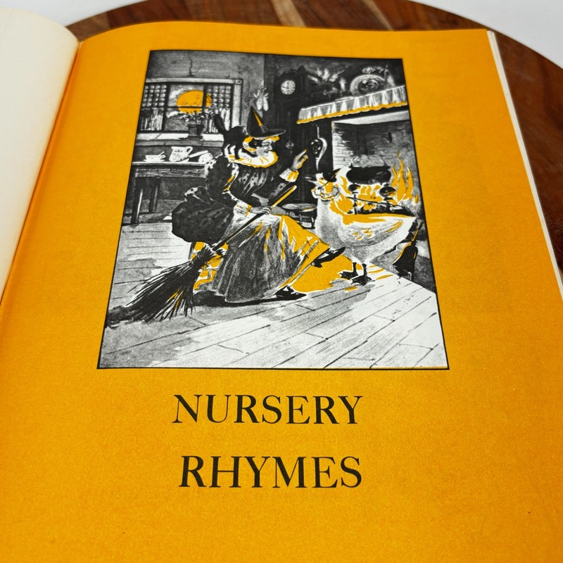 Best Loved Nursery Rhymes And Songs Book by Parent's Magazine Vintage 1974 gallery