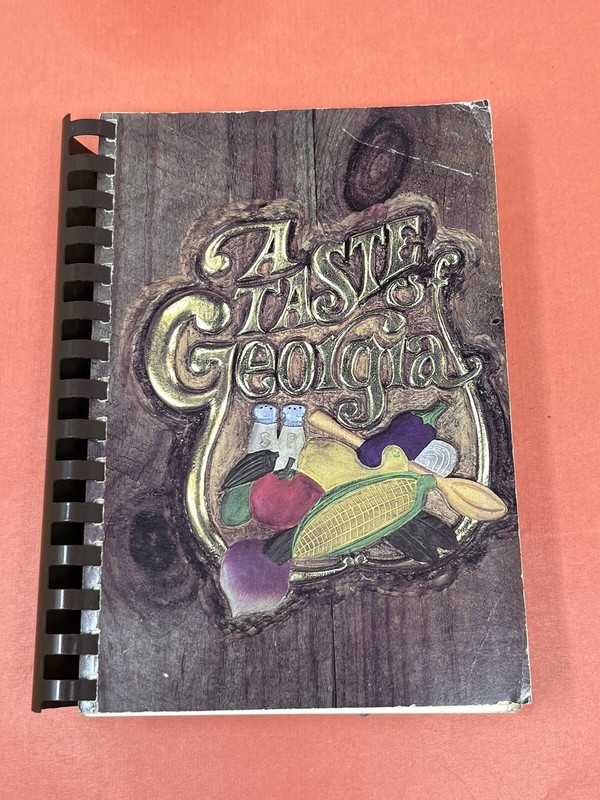 A TASTE OF GEORGIA Southern Cookbook Newnan Junior Service League 600 Pages
