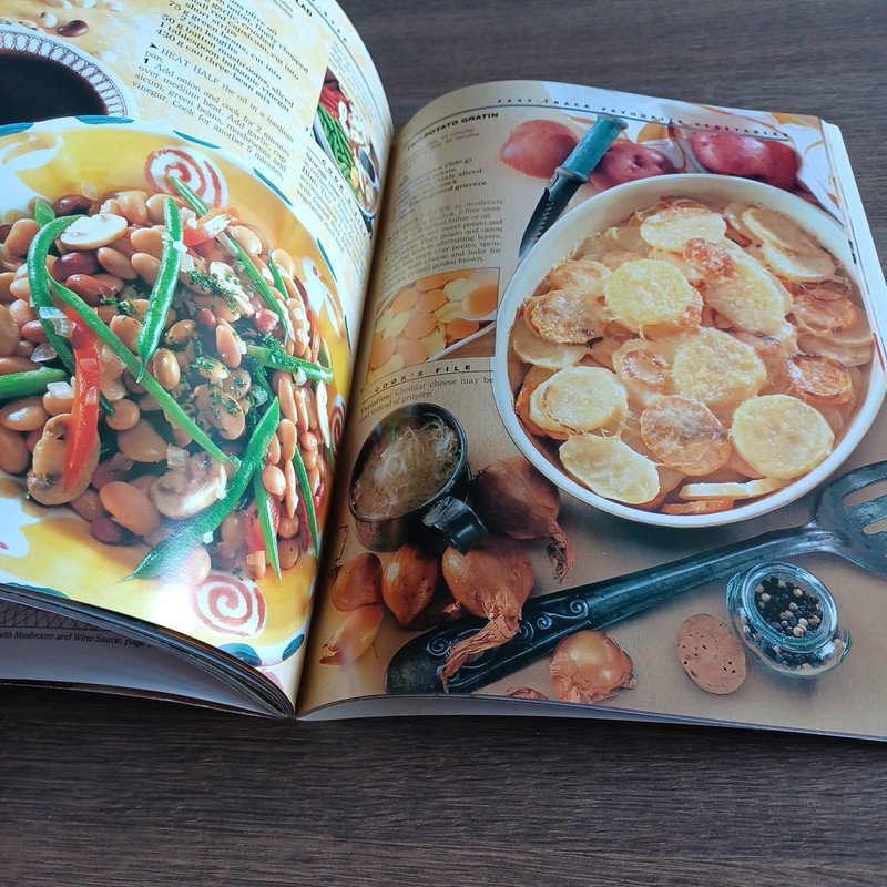 Family Circle Step-By-Step Sauces, Dips & Salsas Cookbook – Illustrated Recipes gallery