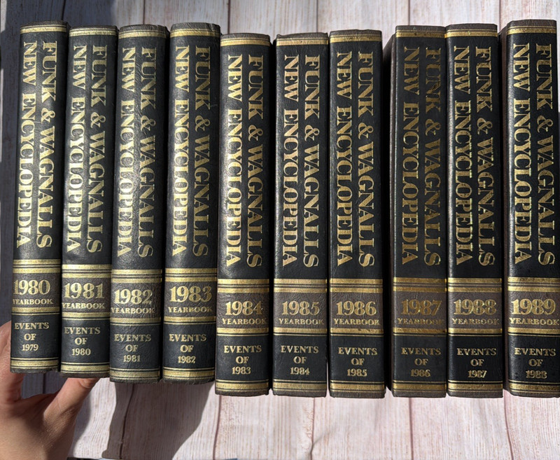 80’s Funk and Wagnalls New Encyclopedia- 10 books included