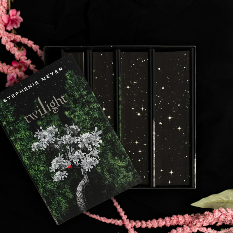 Hot Deal! The Twilight Saga Deluxe Hardcover Collection Hardcover gallery
