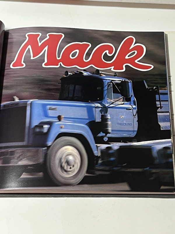 MACK BULLDOG OF AMERICAN HIGHWAYS BOOK PHOTOS BY HENRY RASMUSSEN 1987 128pp gallery