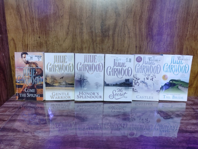Julie Garwood Lot of 6 – The Bride, Castles, The Secret, Honor’s Splendour, Gent