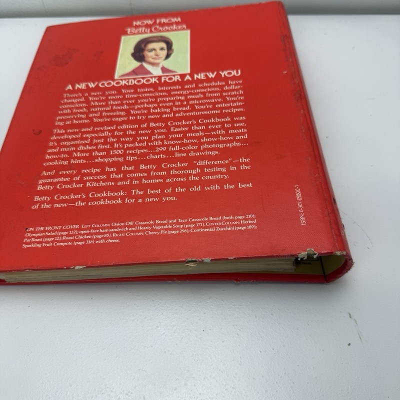 Vintage 1978 Betty Crocker’s Cookbook New Revised Edition Ring Binder 70s gallery