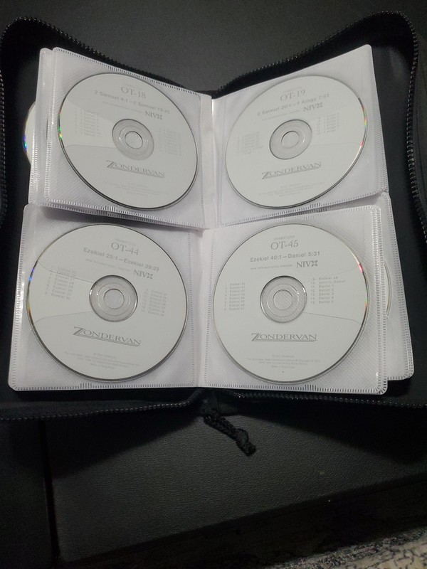 Zondervan NIV Audio Bible – 64 CDs in zip. case, complete set – Free shipping