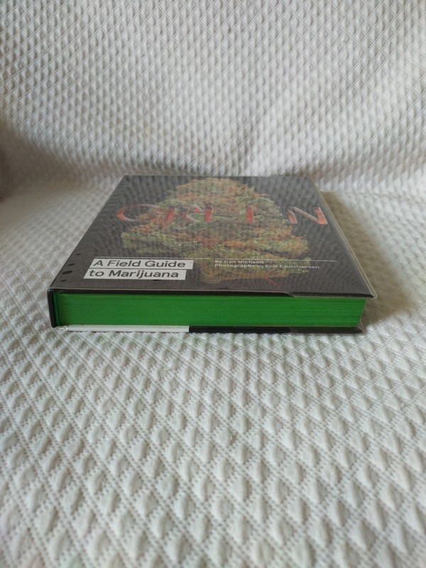 Green by Dan Michaels - A Field Guide To Marijuana Hardback - NICE gallery