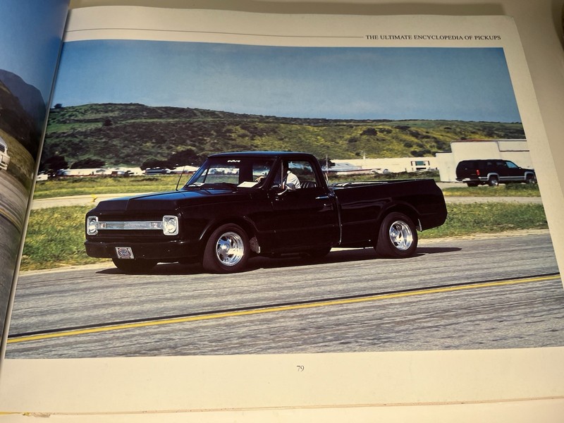 The Ultimate Encyclopedia of Pickups by Peter Henshaw 2005 Hardcover 448 Pages gallery