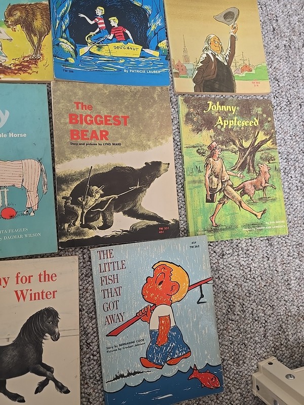Lot of 8 Vintage Mixed Authors Scholastic Illustrated Paperback Children's Books gallery