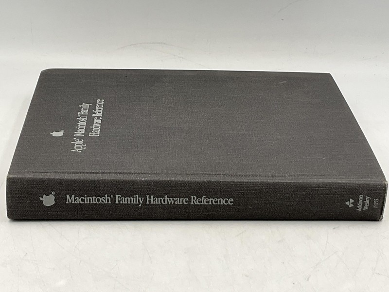 Apple Macintosh Family Hardware Reference Apple Computer, Inc. 1988 Hardcover gallery