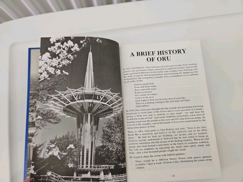 Oral Roberts University 1992 Alumni Directory Hardcover Pre-owned gallery