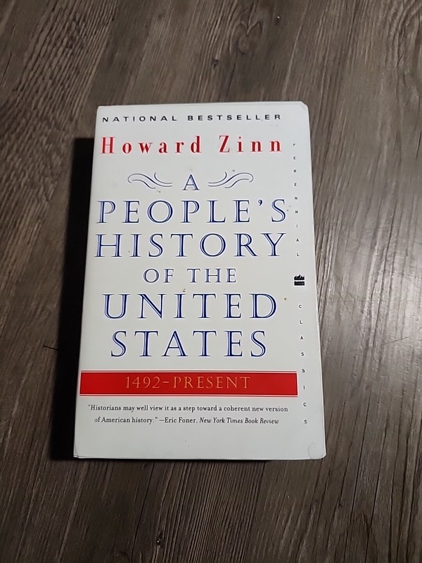 Perennial Classics Ser.: A People’s History of the United States by Howard Zinn
