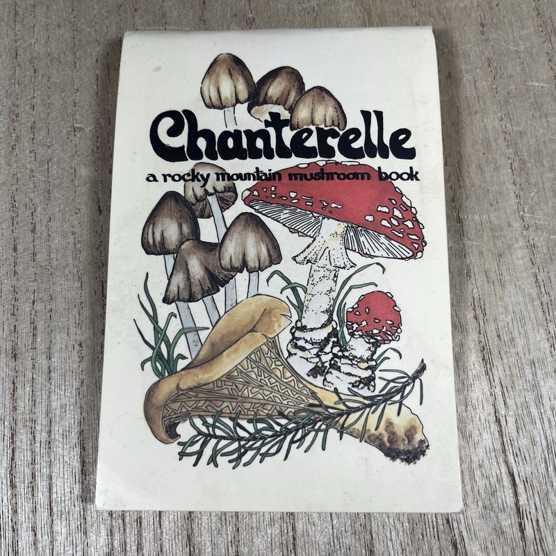 Chanterelle A Rocky Mountain Mushroom Book – Pocket Nature Guides